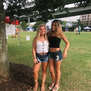 Meet your Posher, Ella